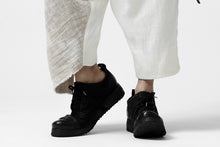 Load image into Gallery viewer, SOSNOVSKA ASYMMETRIC OVERWIDE PANTS (IVORY x BEIGE)