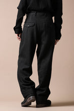 画像をギャラリービューアに読み込む, forme d'expression Tucked & Cuffed Trousers (Off Black)