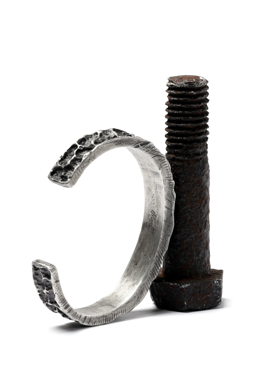 画像をギャラリービューアに読み込む, Holzpuppe Barnacles Eroded Basalt Rock Silver Bangle (BB-612)