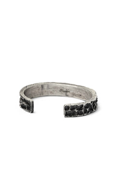 画像をギャラリービューアに読み込む, Holzpuppe Barnacles Eroded Basalt Rock Silver Bangle (BB-612)