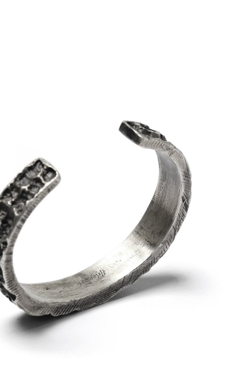 画像をギャラリービューアに読み込む, Holzpuppe Barnacles Eroded Basalt Rock Silver Bangle (BB-612)
