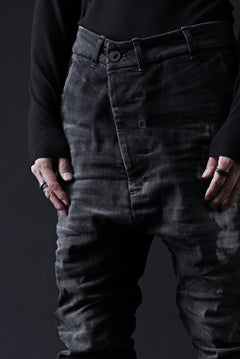 画像をギャラリービューアに読み込む, BORIS BIDJAN SABERI DROP CROTCH SLIM PANTS / STONE WASHED &amp; USED EFFECT &amp; BODY MOLDED &quot;P23-F1603K&quot; (BLACK DENIM)