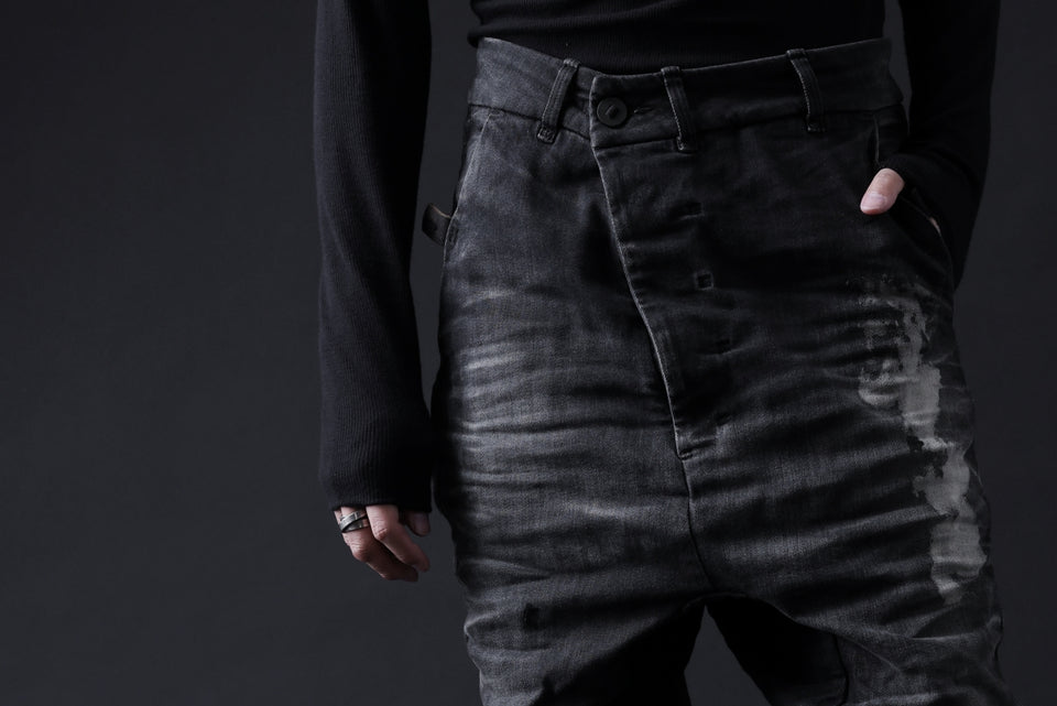 画像をギャラリービューアに読み込む, BORIS BIDJAN SABERI DROP CROTCH SLIM PANTS / STONE WASHED &amp; USED EFFECT &amp; BODY MOLDED &quot;P23-F1603K&quot; (BLACK DENIM)