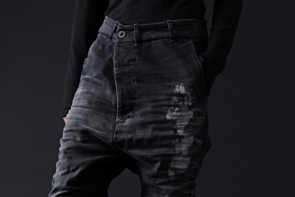 画像をギャラリービューアに読み込む, BORIS BIDJAN SABERI DROP CROTCH SLIM PANTS / STONE WASHED &amp; USED EFFECT &amp; BODY MOLDED &quot;P23-F1603K&quot; (BLACK DENIM)