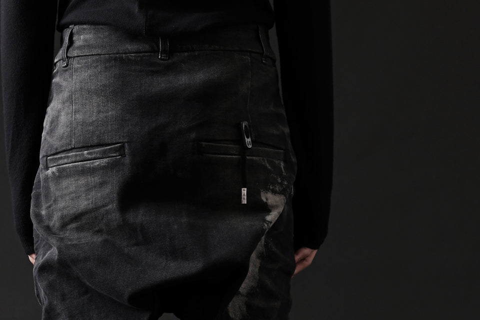 画像をギャラリービューアに読み込む, BORIS BIDJAN SABERI DROP CROTCH SLIM PANTS / STONE WASHED & USED EFFECT & BODY MOLDED "P23-F1603K" (BLACK DENIM)
