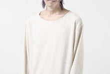 Load image into Gallery viewer, ISAMU KATAYAMA BACKLASH RANDOM PILE FABRIC LONG SLEEVE CUT & SEWN (BEIGE)