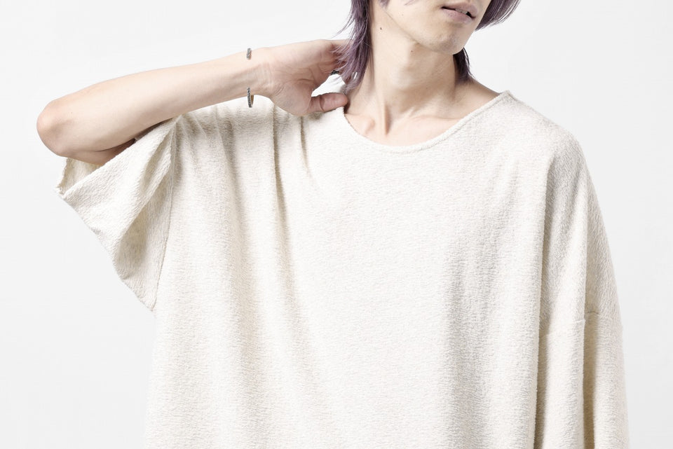 Load image into Gallery viewer, ISAMU KATAYAMA BACKLASH RANDOM PILE FABRIC SHORT SLEEVE CUT & SEWN (BEIGE)
