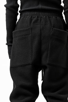 画像をギャラリービューアに読み込む, A.F ARTEFACT "FLUFFY" EMBROIDERED TRACK PANTS / BomberFLEECE (BLACK)