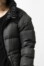 Load image into Gallery viewer, ISAMU KATAYAMA BACKLASH xx NANGA REVERSIBLE AURORA DOWN JACKET / KANGAROO + NYLON x POLISH WHITE GOOSE (BLACK x GREY)
