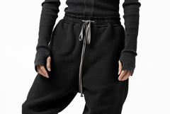画像をギャラリービューアに読み込む, A.F ARTEFACT "FLUFFY" EMBROIDERED TRACK PANTS / BomberFLEECE (BLACK)