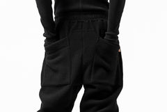 画像をギャラリービューアに読み込む, A.F ARTEFACT "FLUFFY" EMBROIDERED TRACK PANTS / BomberFLEECE (BLACK)