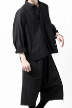 画像をギャラリービューアに読み込む, KLASICA SH-040 OVERSIZED SHORT PULLOVER SHIRT / DRY BACK TWILL (BLACK)