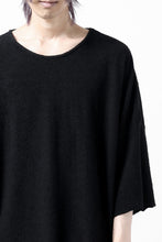 Load image into Gallery viewer, ISAMU KATAYAMA BACKLASH RANDOM PILE FABRIC SHORT SLEEVE CUT & SEWN (BLACK)