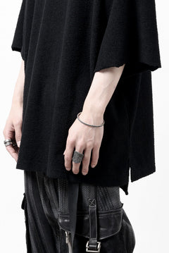 Load image into Gallery viewer, ISAMU KATAYAMA BACKLASH RANDOM PILE FABRIC SHORT SLEEVE CUT & SEWN (BLACK)