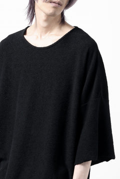 Load image into Gallery viewer, ISAMU KATAYAMA BACKLASH RANDOM PILE FABRIC SHORT SLEEVE CUT & SEWN (BLACK)