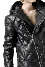 画像をギャラリービューアに読み込む, ISAMU KATAYAMA BACKLASH HOODED DOWN JACKET / LUXURY STEER + POLISH WHITE GOOSE (BLACK)