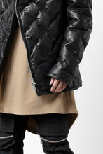 画像をギャラリービューアに読み込む, ISAMU KATAYAMA BACKLASH HOODED DOWN JACKET / LUXURY STEER + POLISH WHITE GOOSE (BLACK)