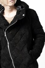 画像をギャラリービューアに読み込む, ISAMU KATAYAMA BACKLASH HOODED DOWN JACKET / KANGAROO REVERSE + POLISH WHITE GOOSE (BLACK)