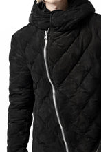 画像をギャラリービューアに読み込む, ISAMU KATAYAMA BACKLASH HOODED DOWN JACKET / KANGAROO REVERSE + POLISH WHITE GOOSE (BLACK)
