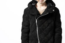 画像をギャラリービューアに読み込む, ISAMU KATAYAMA BACKLASH HOODED DOWN JACKET / KANGAROO REVERSE + POLISH WHITE GOOSE (BLACK)