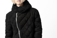 画像をギャラリービューアに読み込む, ISAMU KATAYAMA BACKLASH HOODED DOWN JACKET / KANGAROO REVERSE + POLISH WHITE GOOSE (BLACK)