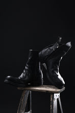 画像をギャラリービューアに読み込む, BORIS BIDJAN SABERI HORSE LEATHER SIDE ZIP BOOTS / OBJECT DYED & MOLDED "BOOT1-F2519M" (BLACK)