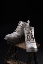 画像をギャラリービューアに読み込む, BORIS BIDJAN SABERI HORSE LEATHER LACE UP MIDDLE BOOTS / WASHED &amp; HAND-TREATED &quot;BOOT4&quot; (LIGHT GREY)