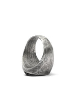 Load image into Gallery viewer, Holzpuppe Barnacle Vertical Oval Silver Ring (BR-519)