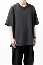 Load image into Gallery viewer, CAPERTICA OVERSIZED H/S TEE / SUVIN COTTON COMPACT JERSEY (CHARCOAL)