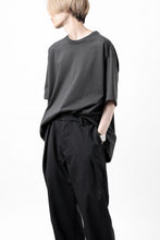 Load image into Gallery viewer, CAPERTICA OVERSIZED H/S TEE / SUVIN COTTON COMPACT JERSEY (CHARCOAL)