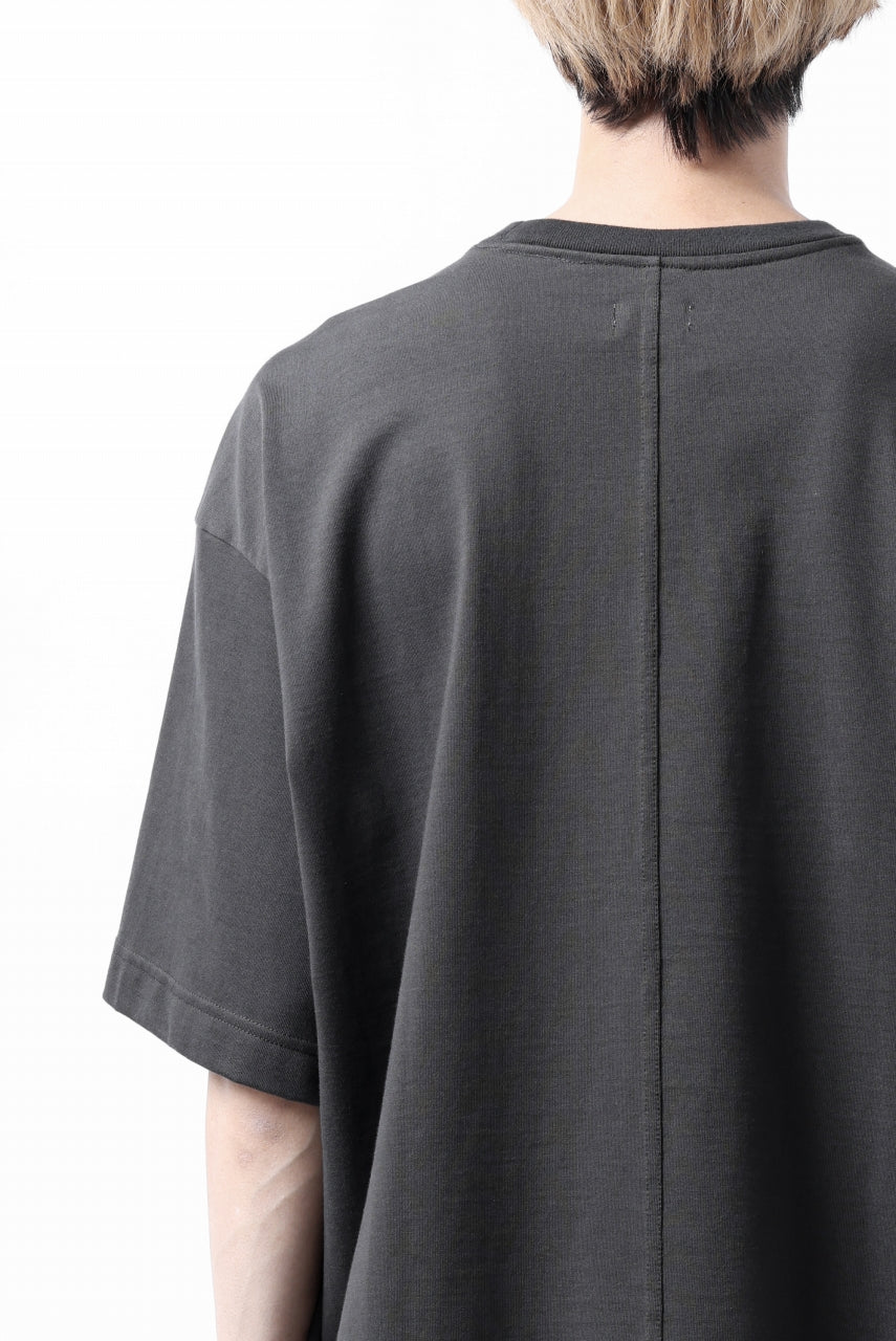 Load image into Gallery viewer, CAPERTICA OVERSIZED H/S TEE / SUVIN COTTON COMPACT JERSEY (CHARCOAL)
