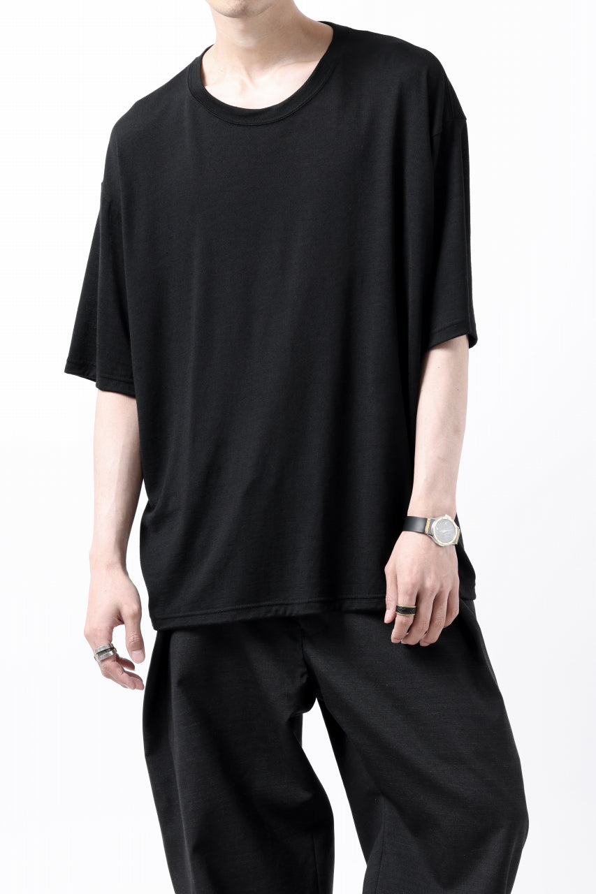 Load image into Gallery viewer, CAPERTICA OVERSIZED H/S TEE / SUPER 120s WASHABLE WOOL JERSEY (BLACK)
