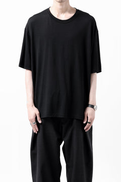 Load image into Gallery viewer, CAPERTICA OVERSIZED H/S TEE / SUPER 120s WASHABLE WOOL JERSEY (BLACK)