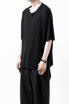 Load image into Gallery viewer, CAPERTICA OVERSIZED H/S TEE / SUPER 120s WASHABLE WOOL JERSEY (BLACK)
