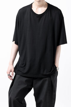 Load image into Gallery viewer, CAPERTICA OVERSIZED H/S TEE / SUPER 120s WASHABLE WOOL JERSEY (BLACK)