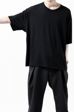Load image into Gallery viewer, CAPERTICA OVERSIZED H/S TEE / SUPER 120s WASHABLE WOOL JERSEY (BLACK)