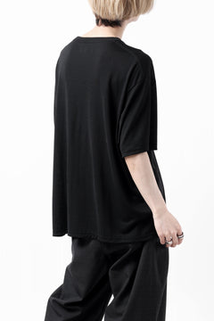 Load image into Gallery viewer, CAPERTICA OVERSIZED H/S TEE / SUPER 120s WASHABLE WOOL JERSEY (BLACK)
