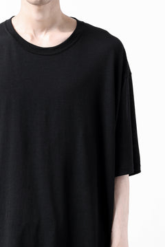 Load image into Gallery viewer, CAPERTICA OVERSIZED H/S TEE / SUPER 120s WASHABLE WOOL JERSEY (BLACK)