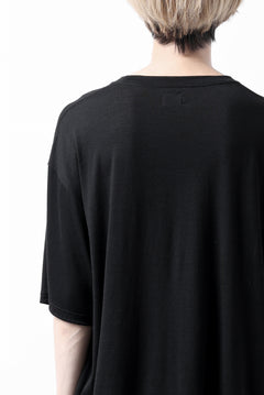 Load image into Gallery viewer, CAPERTICA OVERSIZED H/S TEE / SUPER 120s WASHABLE WOOL JERSEY (BLACK)