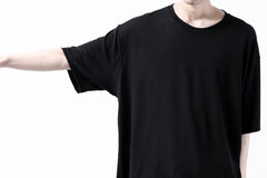 Load image into Gallery viewer, CAPERTICA OVERSIZED H/S TEE / SUPER 120s WASHABLE WOOL JERSEY (BLACK)