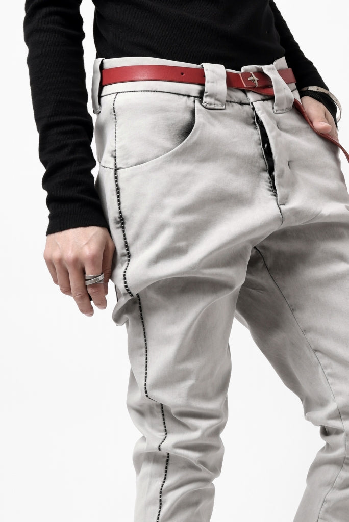 Load image into Gallery viewer, thom/krom SCAR-STITICHING DENIM PANTS / ACID BLEACH (CEMENT)