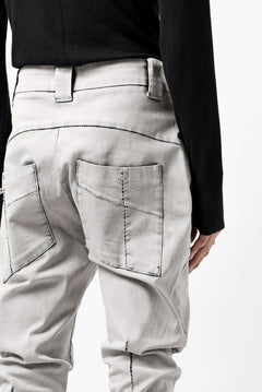 Load image into Gallery viewer, thom/krom SCAR-STITICHING DENIM PANTS / ACID BLEACH (CEMENT)