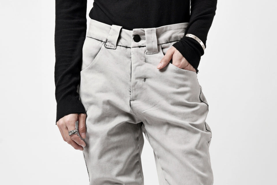 Load image into Gallery viewer, thom/krom SCAR-STITICHING DENIM PANTS / ACID BLEACH (CEMENT)