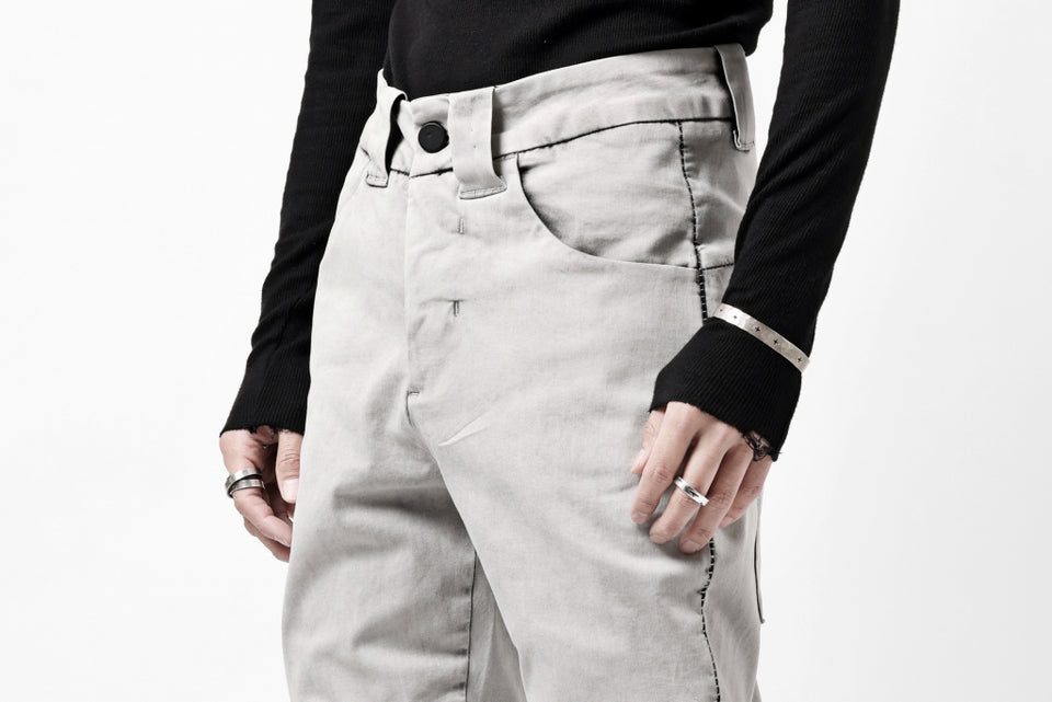 Load image into Gallery viewer, thom/krom SCAR-STITICHING DENIM PANTS / ACID BLEACH (CEMENT)