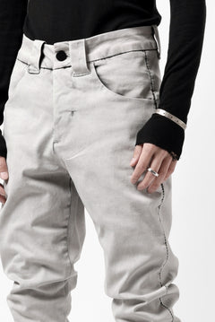 Load image into Gallery viewer, thom/krom SCAR-STITICHING DENIM PANTS / ACID BLEACH (CEMENT)