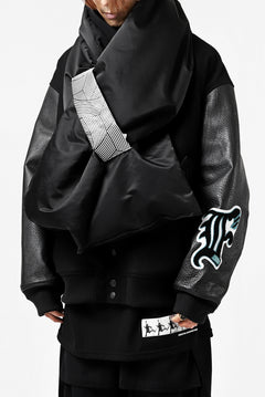 画像をギャラリービューアに読み込む, FACETASM x JIM LAMBIE LONG DOWN MUFFLER (BLACK)
