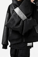 画像をギャラリービューアに読み込む, FACETASM x JIM LAMBIE LONG DOWN MUFFLER (BLACK)