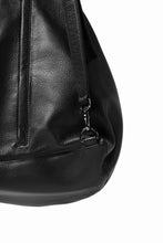 画像をギャラリービューアに読み込む, discord Yohji Yamamoto TUCK ONE SHOULDER BAG / NATURAL SHRINK CALF LEATHER (BLACK)