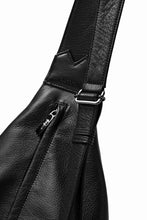 画像をギャラリービューアに読み込む, discord Yohji Yamamoto TUCK ONE SHOULDER BAG / NATURAL SHRINK CALF LEATHER (BLACK)