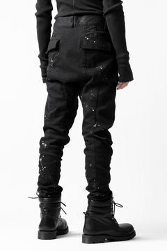 画像をギャラリービューアに読み込む, DEFORMATER.® &quot;SPLASH&quot; SLIM FIT JEANS WITH FLAP DETAIL / VERTICAL DENIM (BLACK OVER DYED)